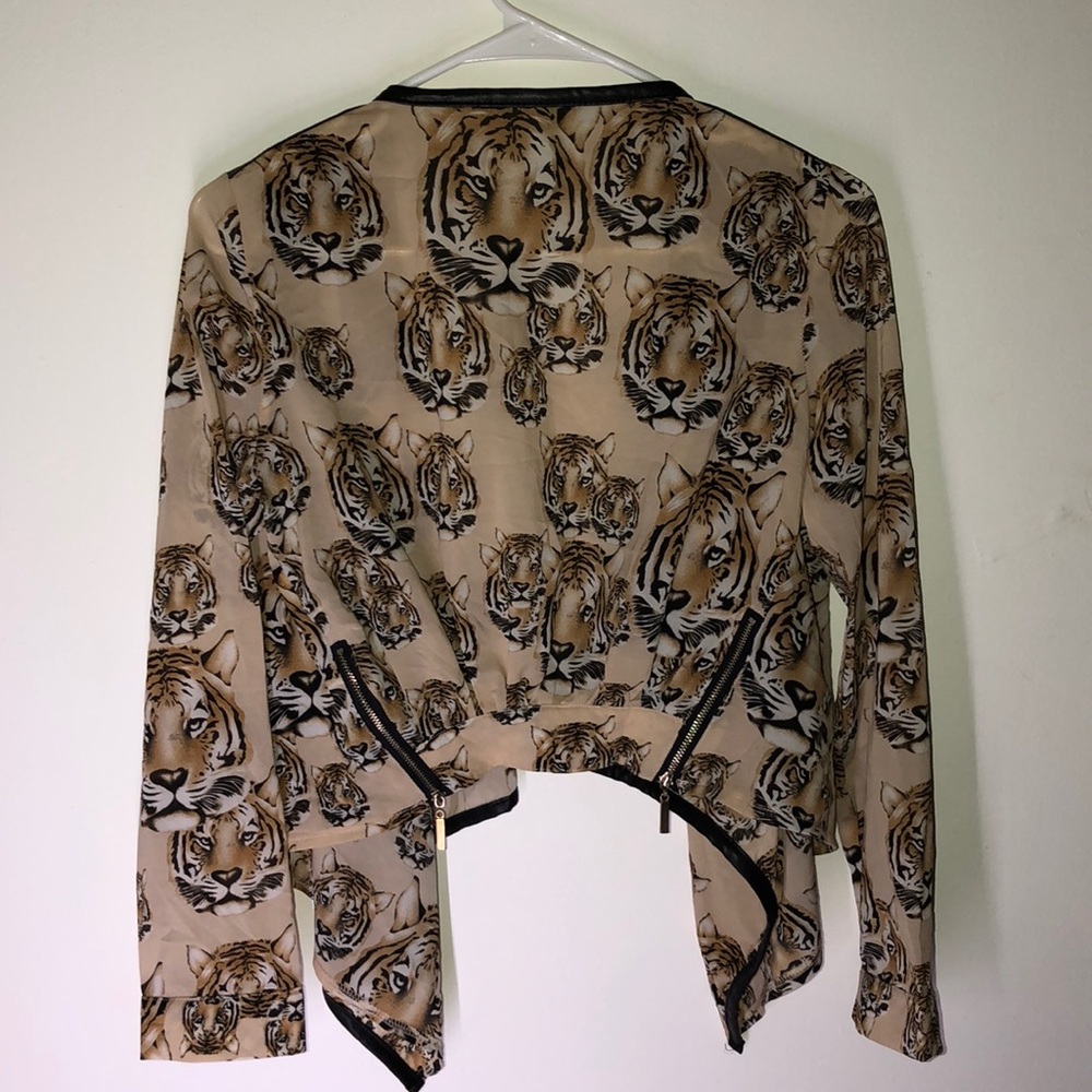 Light Jacket - Picture 2 of 3